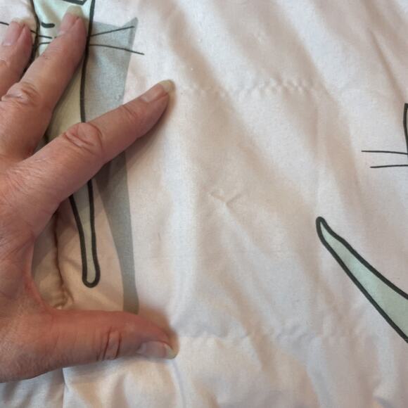 Sleepy Cat Quilted Comforter Twin Size Pink 66"x90" Amazon Basics Oeko-Tex - Picture 10 of 11